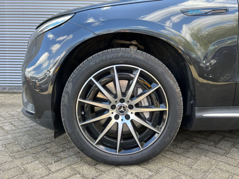 mercedes-benz-eqc-34-1000x750