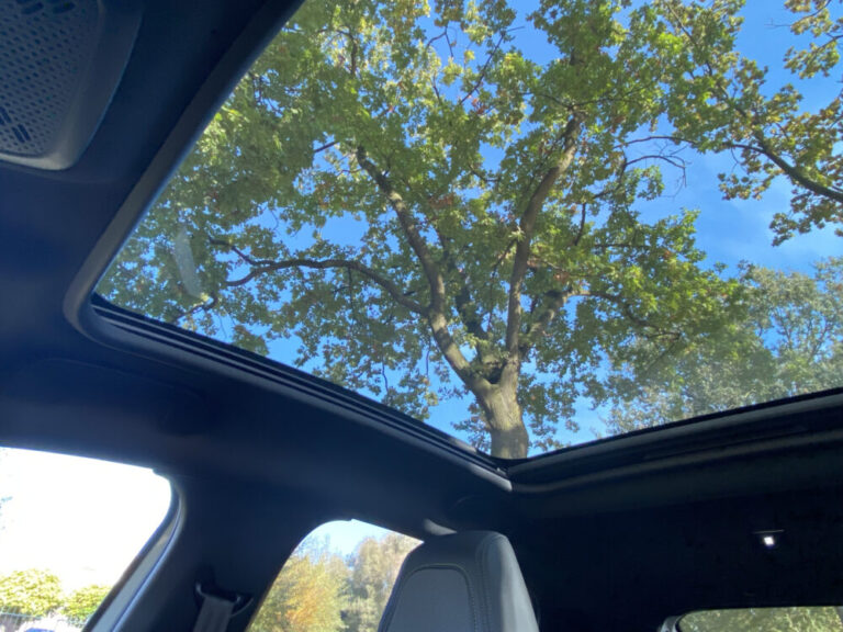 peugeot-208-13-1000x750