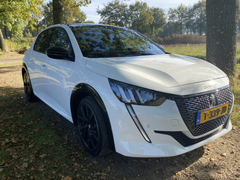 peugeot-208-3-1000x750