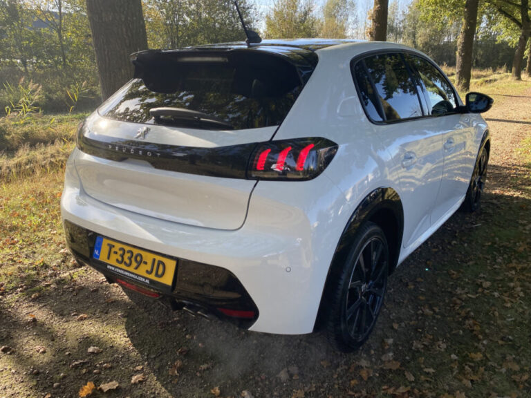 peugeot-208-7-1000x750