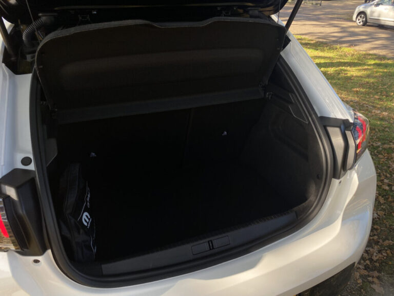 peugeot-208-8-1000x750